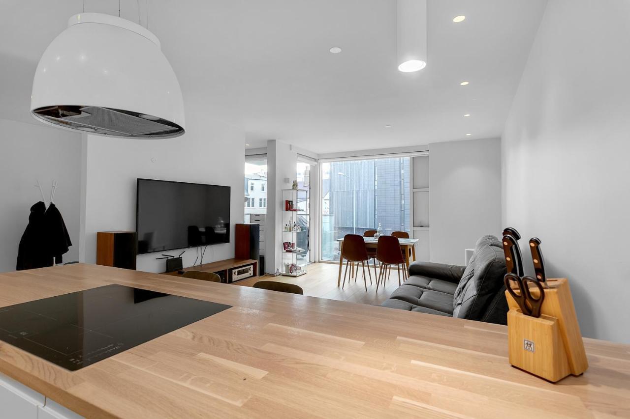 Cozy And Modern Apartment - Best Location In Reykjavík Zewnętrze zdjęcie